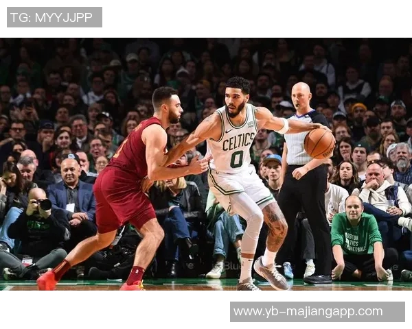 米切尔28投10中砍下28分15篮板8助攻神仙绝平三分令人叹为观止 米切尔28投10中砍下28分15篮板8助攻神仙绝平三分令人叹为观止