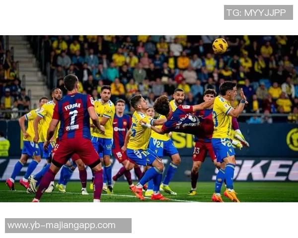 菲利克斯惊艳倒钩破门助力球队大胜4-0展现强大实力 菲利克斯惊艳倒钩破门助力球队大胜4-0展现强大实力